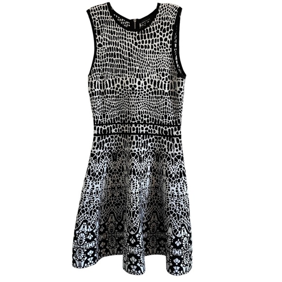 Karen Millen Dresses & Skirts - Karen Millen Fit & Flare Knit Sweater Dress Black & White Sz 4